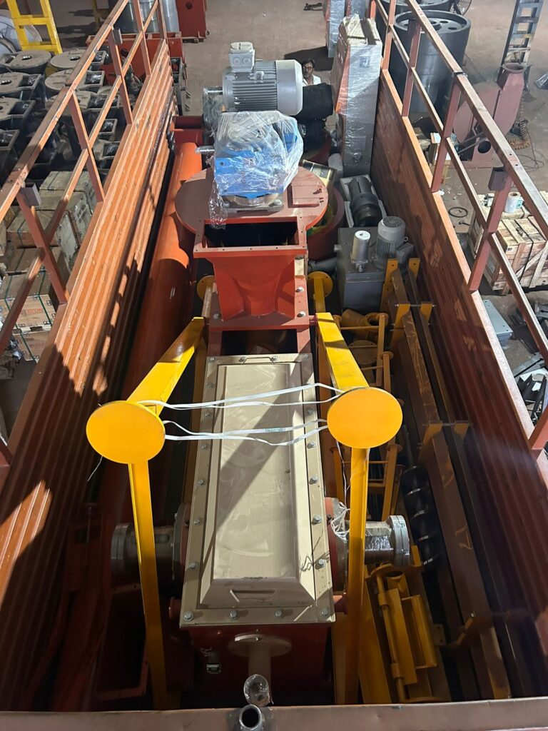 JUMBO-90 TRUCK LOADING